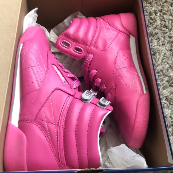 Reebok Classics - Picture 3 of 8